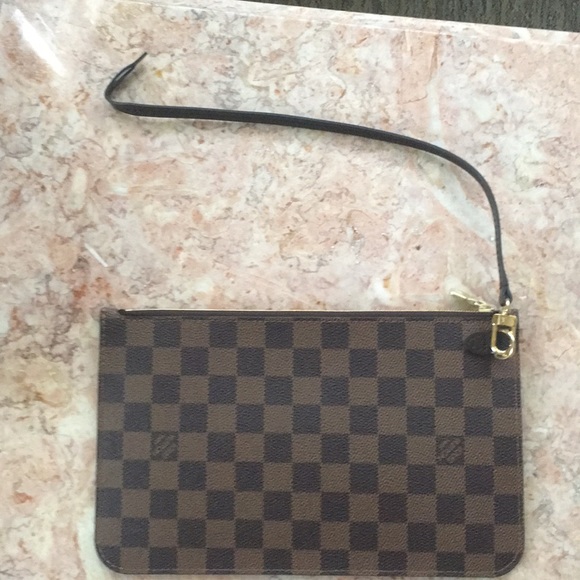 Louis Vuitton Handbags - 💕NEW W/RECEIPT. LOUIS VUITTON NEVERFULL POUCHETTE